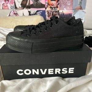 Converse Chuck Taylor All-Star
Platform Ox